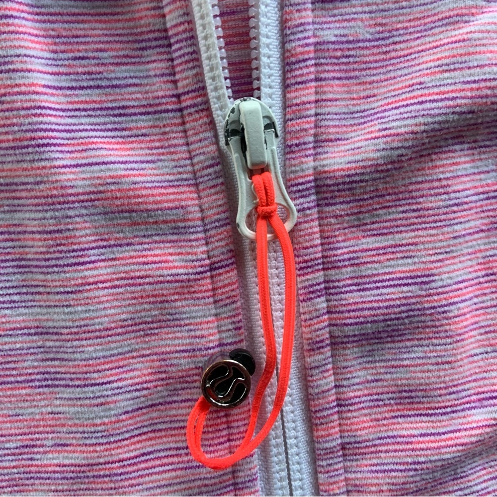 Lululemon In Stride Jacket
Wee Are From Space White April Multi - Picture 6 of 16